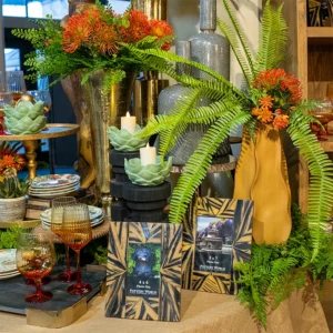 Safari Display CLOSEUP